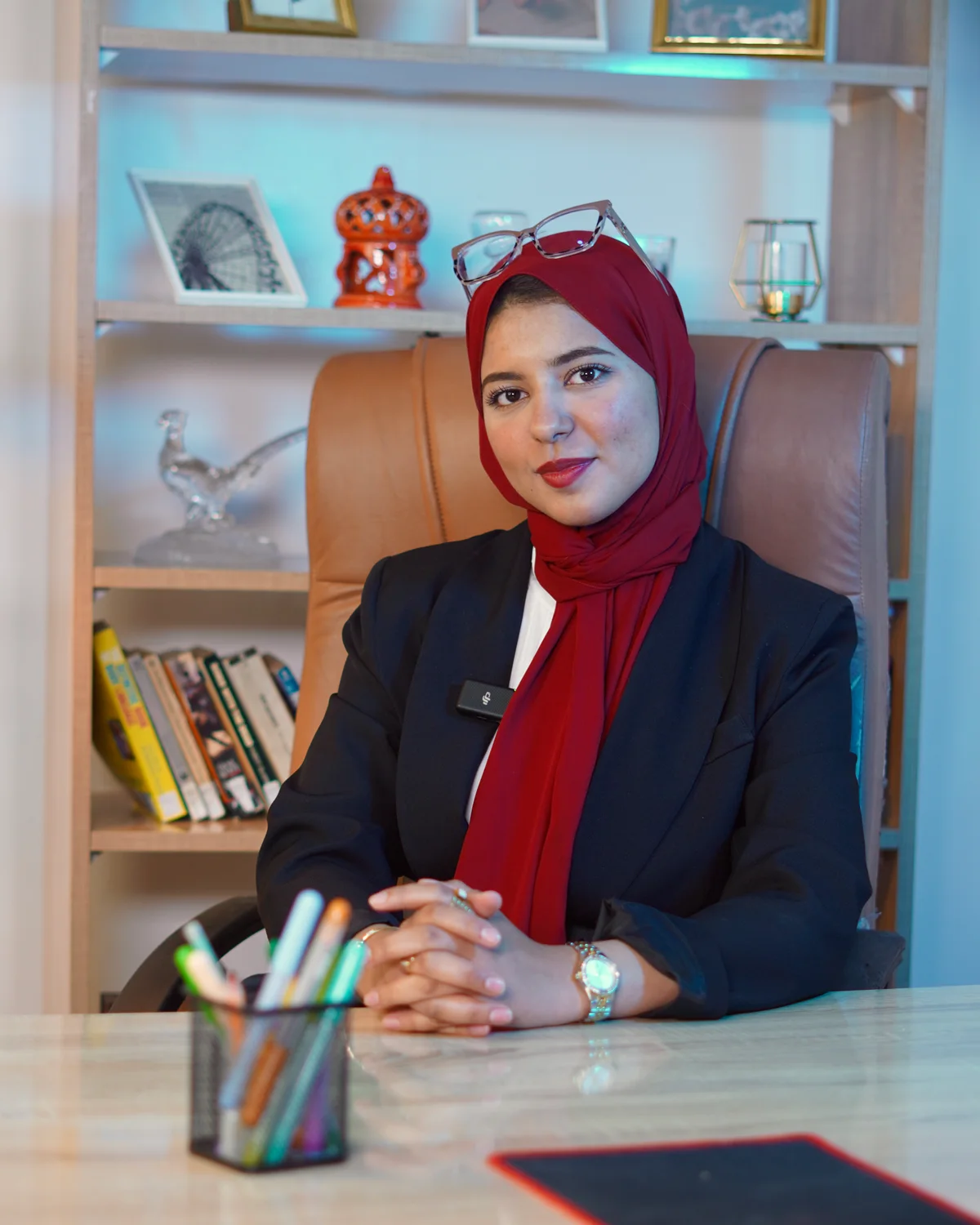 Zayneb Ismaili dans son espace de travail